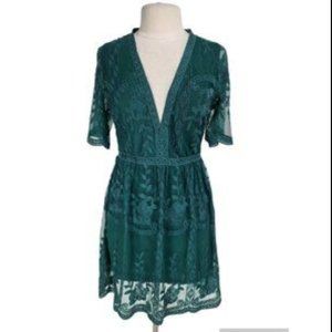 Haute Monde Green Floral Lace V Neck Mini Dress. Size Large